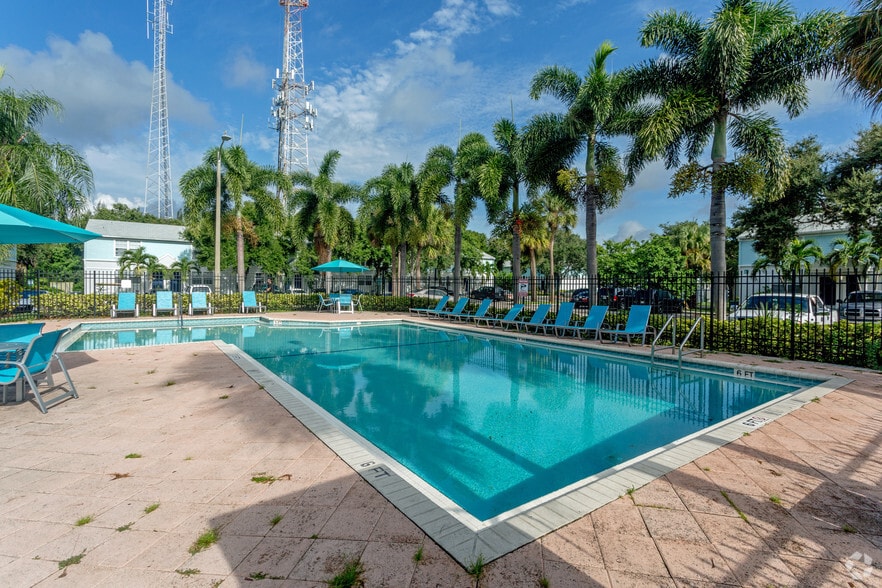 Oakwood Townhomes 2425 2nd Ave N Lake Worth FL 33461 Apartment Finder