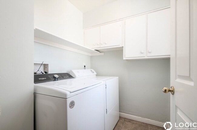 Building Photo - 559 E 800 S