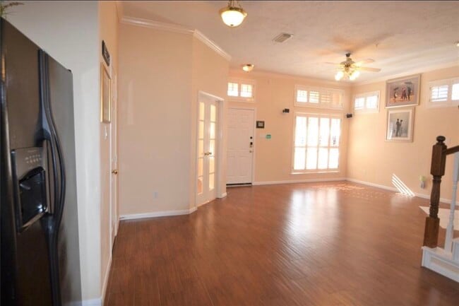 Building Photo - 2710 Grants Lake Blvd