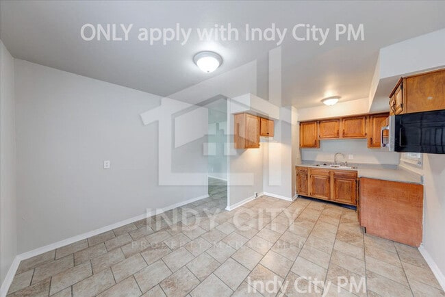 Building Photo - 3232 Normandy Rd
