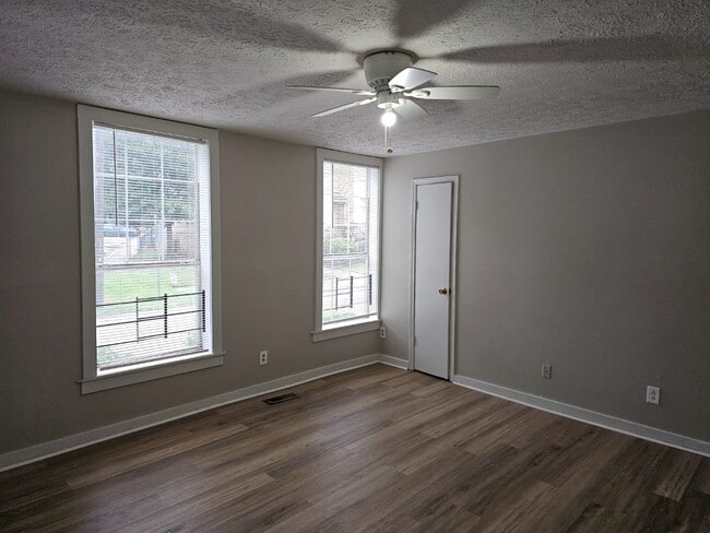 Building Photo - 422 Meriwether St