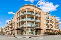 Building Photo - 215 E Pleasant St