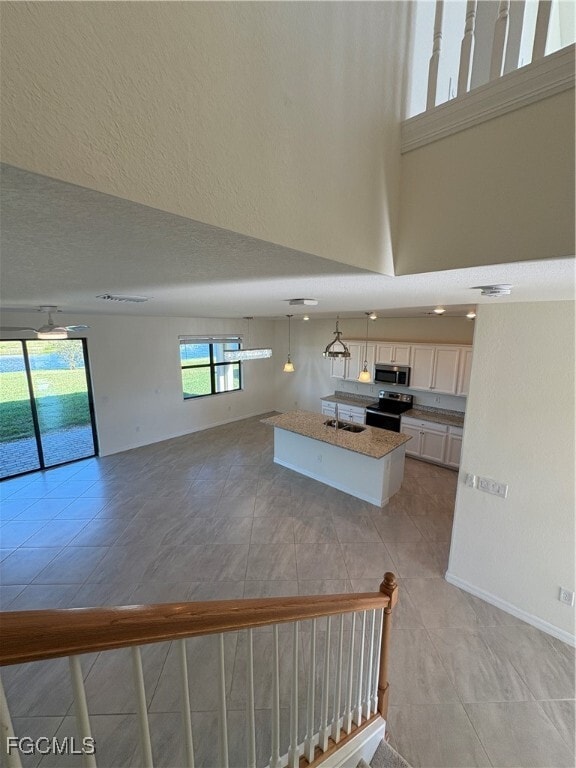 Building Photo - 14569 Monrovia Ln