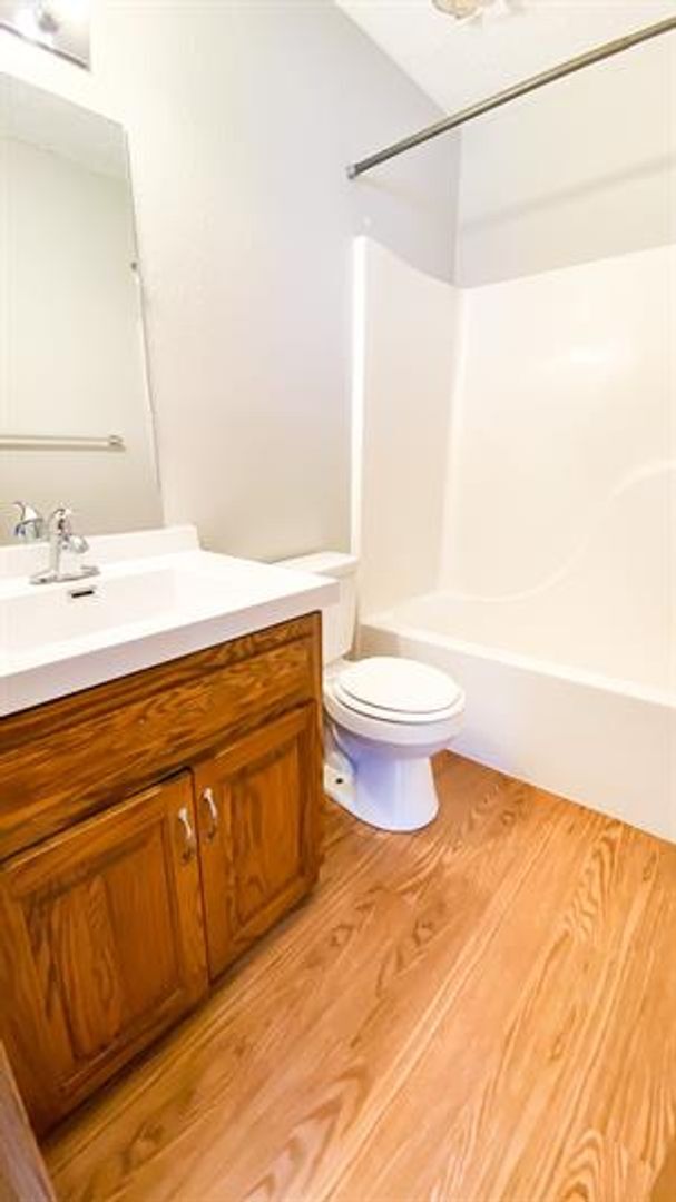 Building Photo - 403 Country Villa Ln