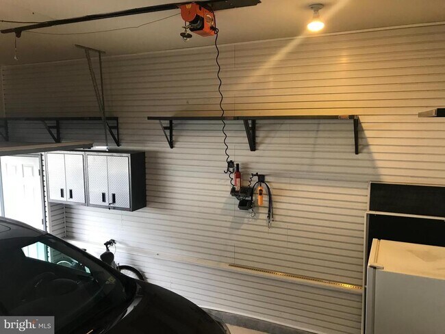 Building Photo - 1406 Ingleside Ave