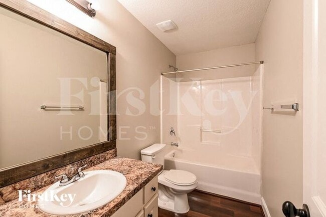 Building Photo - 1417 Greenridge Way