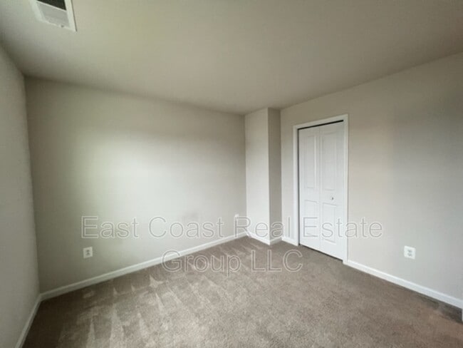 Building Photo - 216 Salida Trl