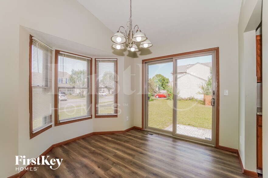 Building Photo - 5720 Larksdale Dr