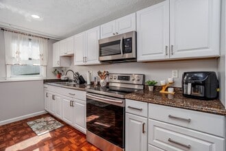 Building Photo - 46 Viscoloid Ave