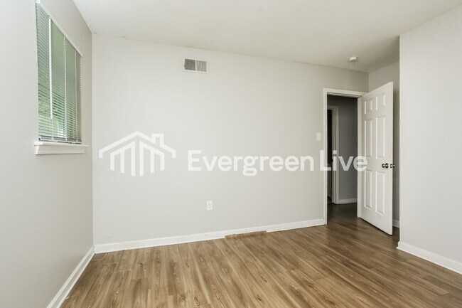 Building Photo - 4983 Appleville St