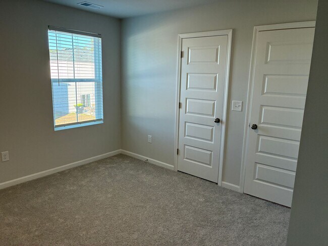 Building Photo - 5 Bedroom 2.5 Bathroom Home in Sunfish Cove in Sunset Beach, NC