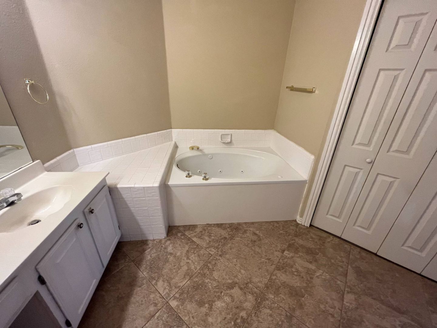 Building Photo - 11017 Knoxville Ln