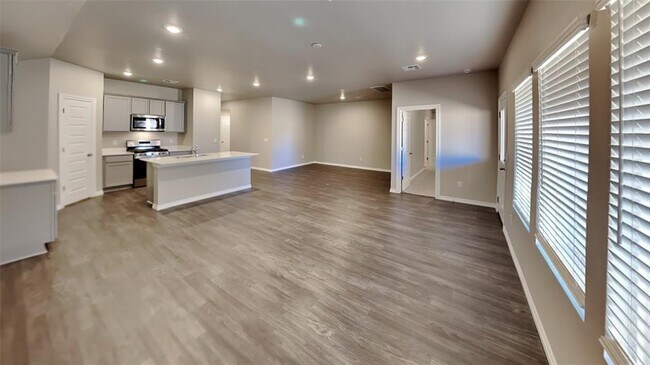 Building Photo - 2904 Casey Dr