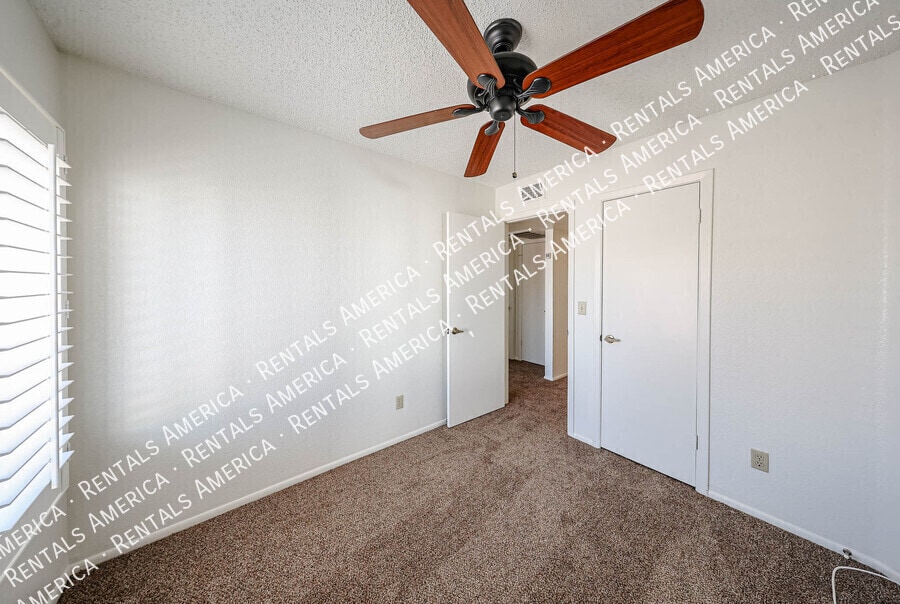 Building Photo - 3301 E Wescott Dr