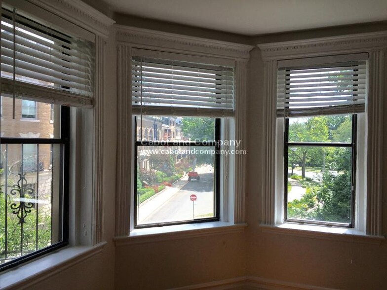 Building Photo - 1111 Boylston St