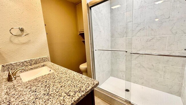 Building Photo - 6715 Lyrewood Ln