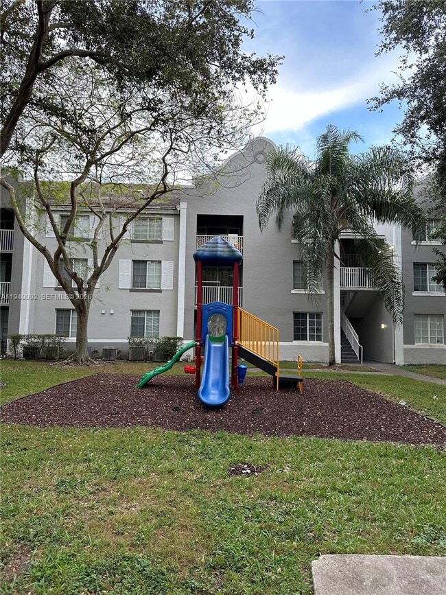 Building Photo - 620 SW 111th Ave