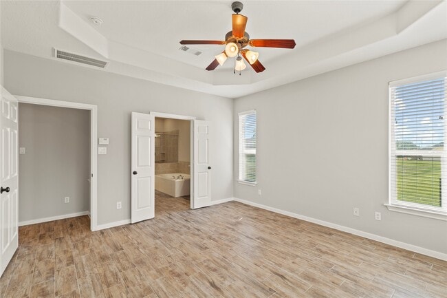 Building Photo - 521 Ironwood Forest Dr