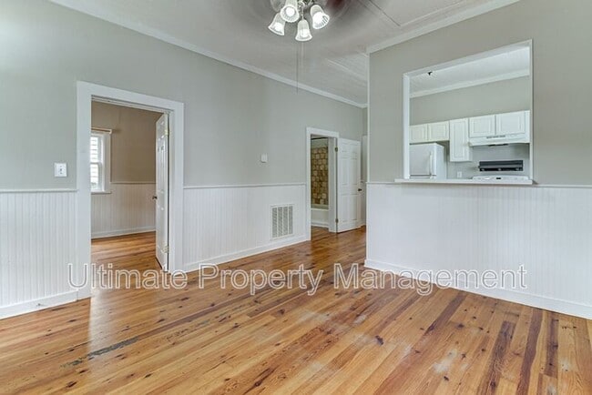 Building Photo - 1313 Glenn St