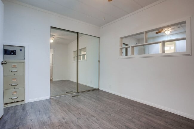 Building Photo - 55+ Mobile Home Community, 2 Bedroom + Sunroom