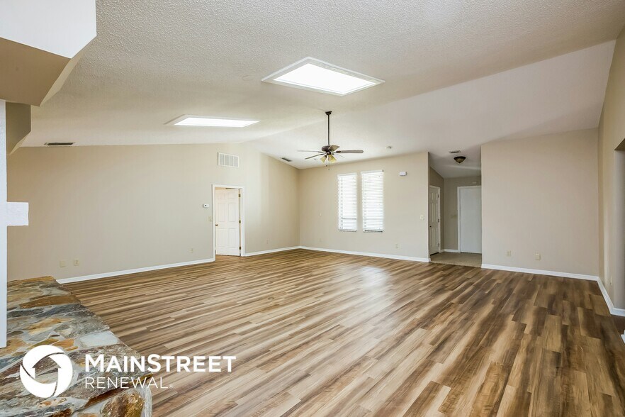 Building Photo - 1253 Paradise Way