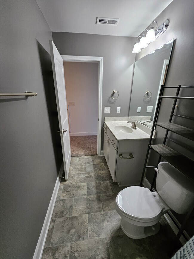 Building Photo - 112 Mergini Dr