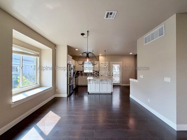 Building Photo - 14353 SW Burlwood Ln