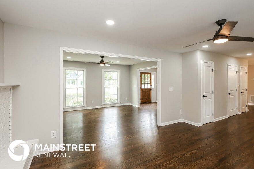 Building Photo - 633 Lakeview Trail