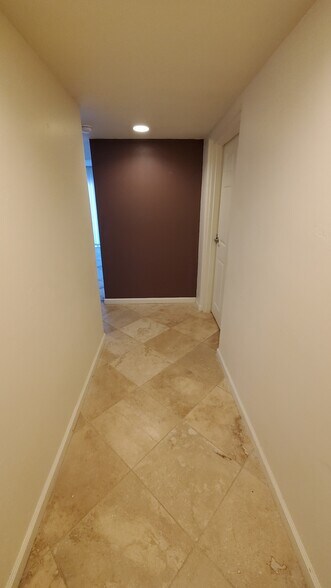 Building Photo - 500 N St