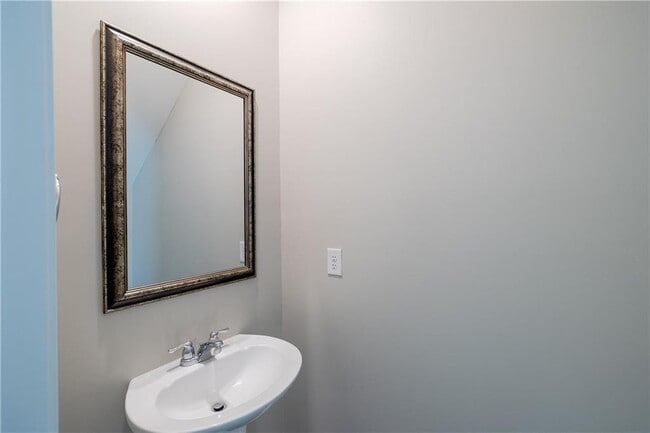 Building Photo - 2088 Nuthatch Dr