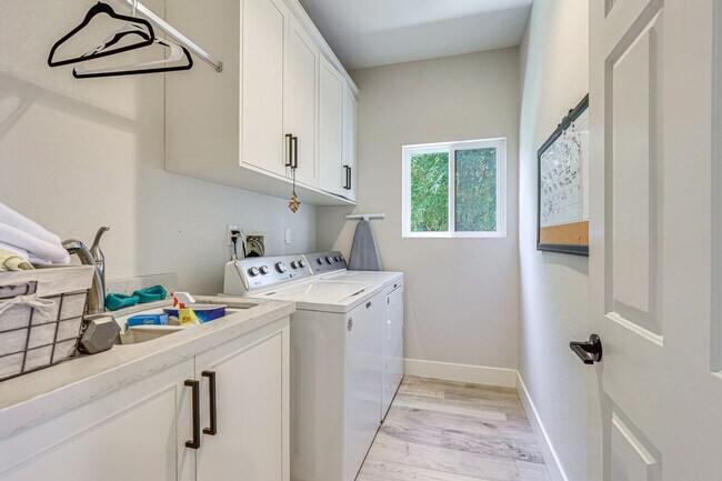 Building Photo - 2225 Corte Ananas