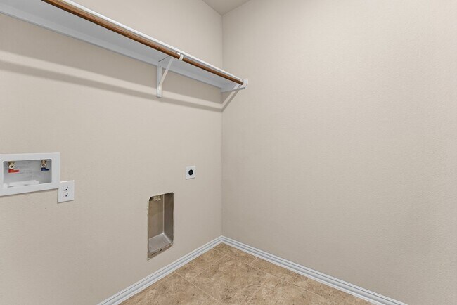 Building Photo - 6621 Hall of Fame Blvd