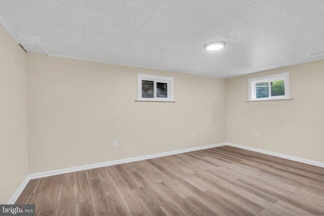 Building Photo - 7536 Abbington Dr