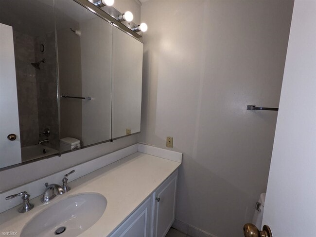 Building Photo - 2 br, 2 bath Condo - 10 E Ontario St APT 4906