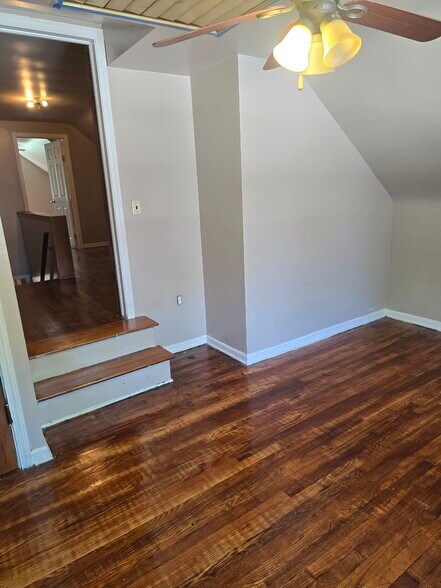 Building Photo - 601 S Hawkins Ave