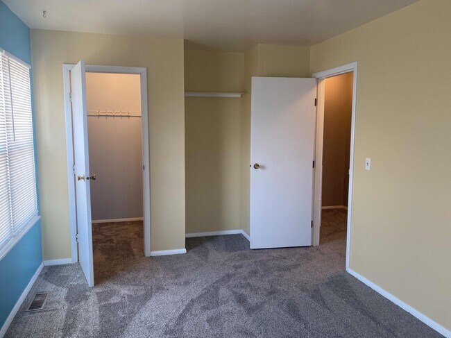 Main Bedroom Walk-in Closet - 1647 Wingate Blvd