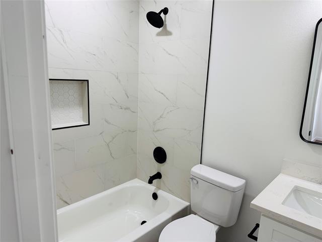 Building Photo - 740 Bimebella Ln