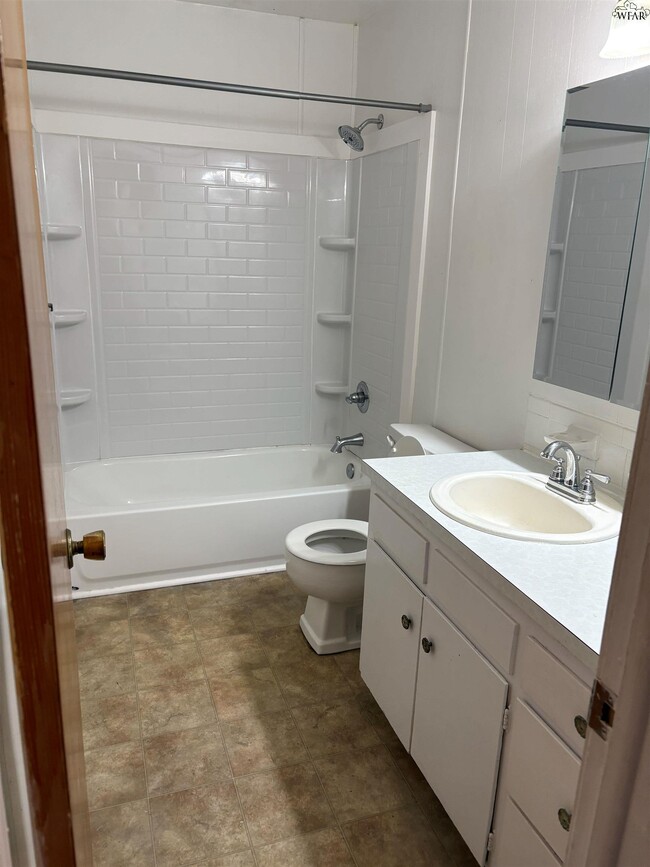 Building Photo - 209 Glasgow Dr