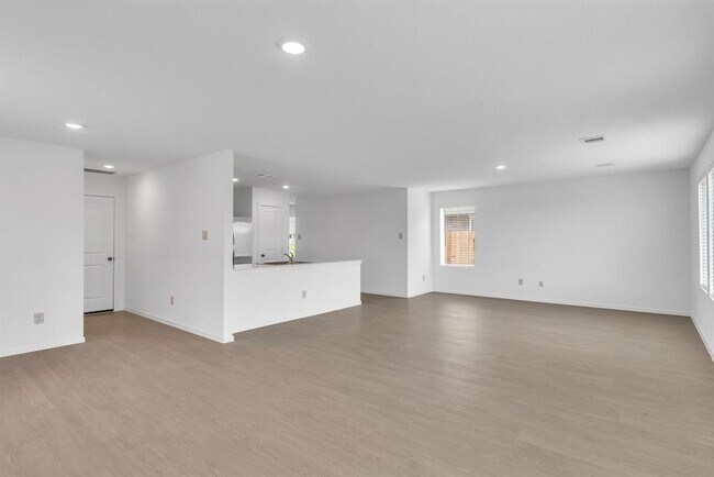 Building Photo - 28826 Texas Sparrow Ln