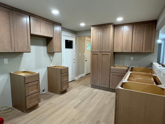 Building Photo - Italian Estates Property Management