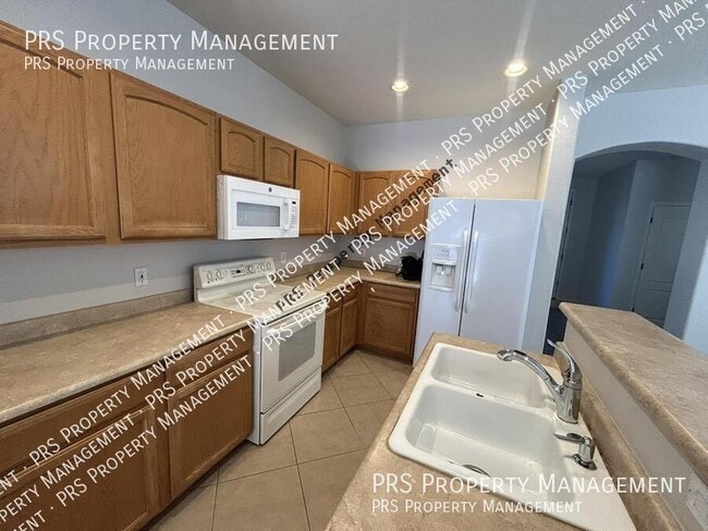 Building Photo - 3651 E Sundance Ave