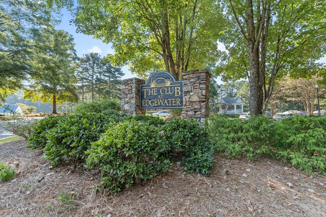 Building Photo - 2637 Forest Meadow Ln