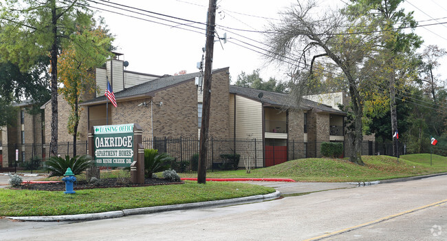 Primary Photo - Oakridge Apartment Homes