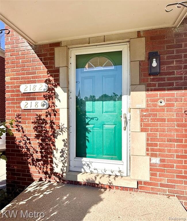 Building Photo - 2182 Vernier Rd