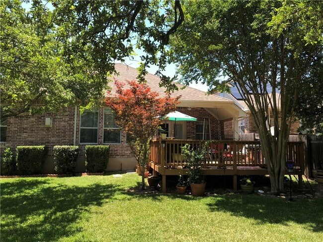 Building Photo - 9821 Savannah Ridge Dr