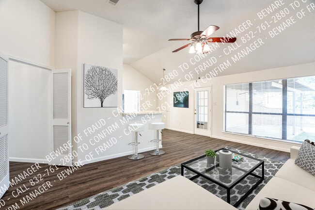 Building Photo - 1538 Evergreen Dr