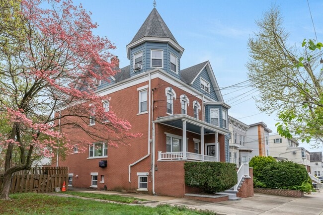 Building Photo - 146 Avenue C