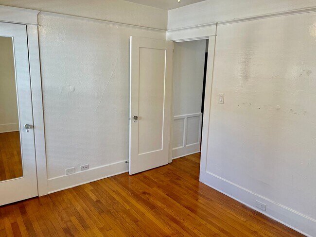 Building Photo - Classic NorthPark Craftsman