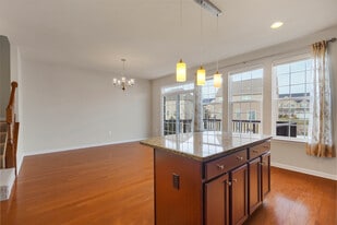 Building Photo - 6 Lamplighter Ln