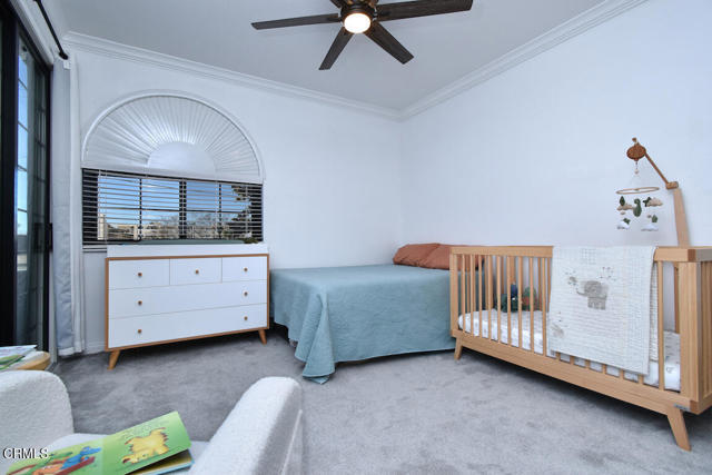 Building Photo - 5534 Encino Ave